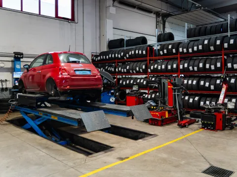 Reparto carrozzeria - cabina di verniciatura